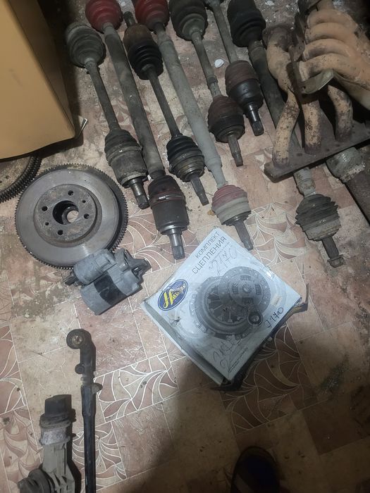 Продам ларгус запчасти и ваз
