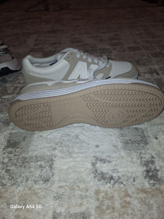 Adidasi New Balance noi 43