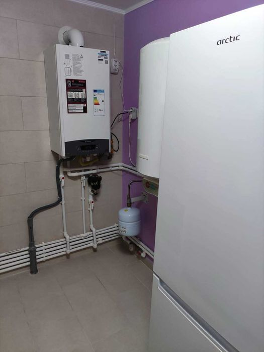 camera la curte de inchiriat