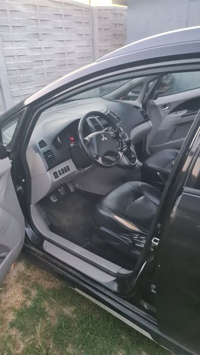 Usa stânga fata Mitsubishi Grandis 2008 2.0 Diesel