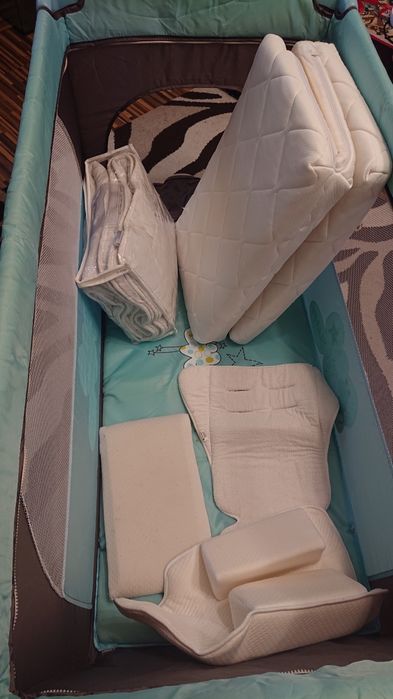 Бебешко легло кошара,матрак,завивка,възглавница,комплект за обличане