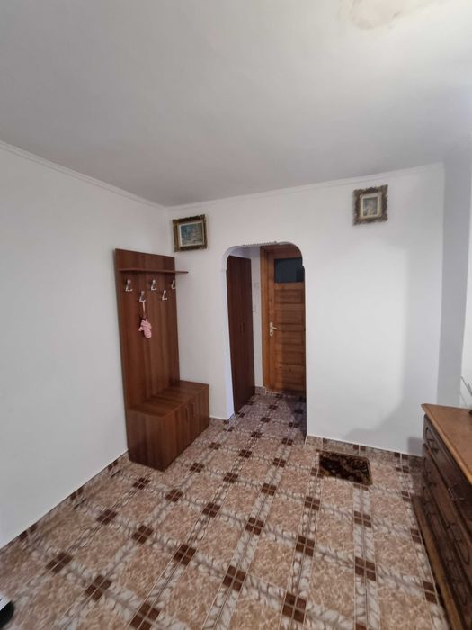 Inchirez apartament cu 2 camere