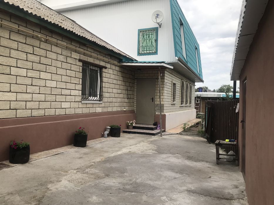 Частный дом, два уровня.