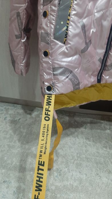 Продам жилетку на девочку