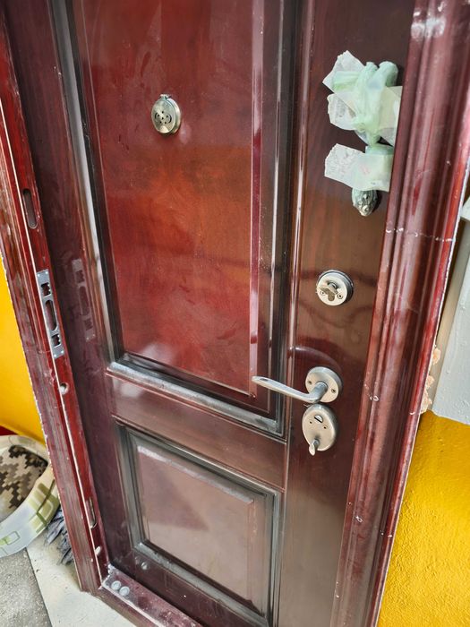 Ușă metalica , deschidere stânga