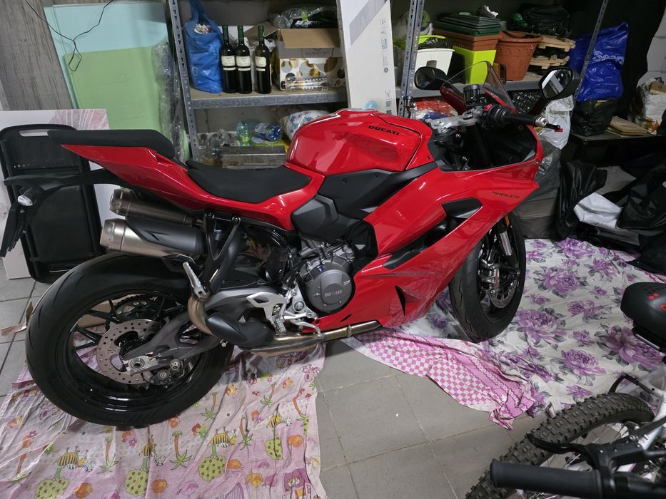 Ducati V2 2025,1280km,4 ani garanție, 16000 euro