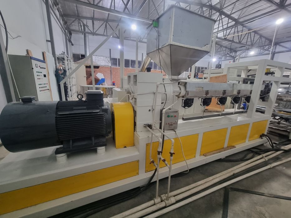 Термаформовочная линия для производство одноразовый посуды