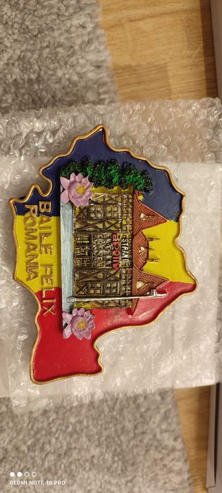 Vand 3 abiecte decorative noi la cutie