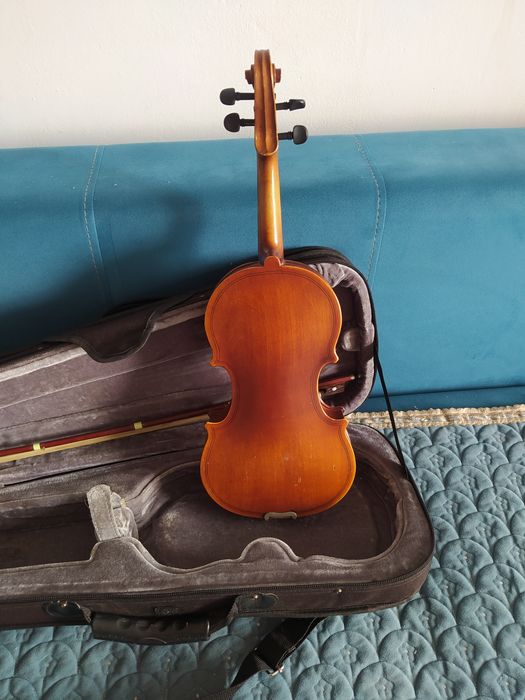 Продам б/у скрипку в хорошем состоянии