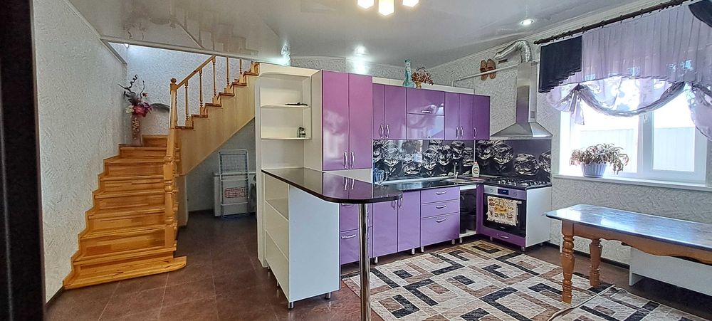 Продам 4ком. дом мкр. Западный