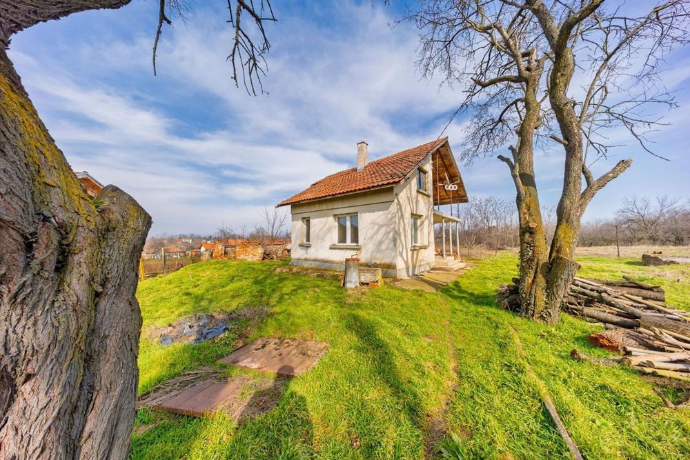 Къща в Плевен, област-с.Коиловци площ 140 цена 79000