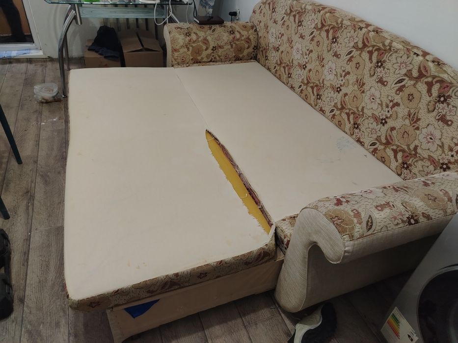 Продам диван в хорошем состоянии