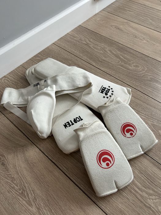 Шлем для каратэ единоборства