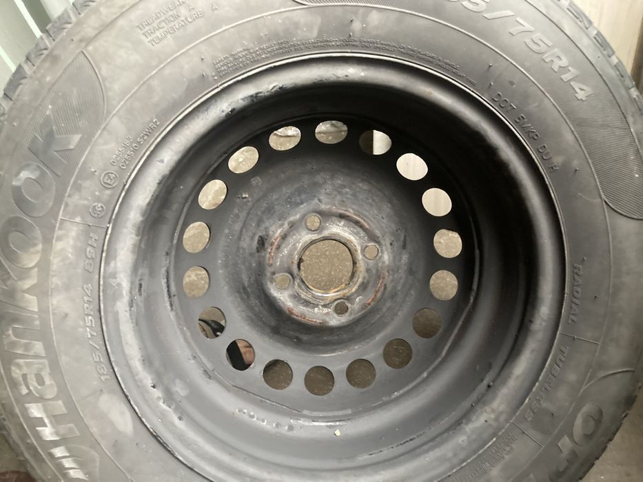 Шина с дисками продам