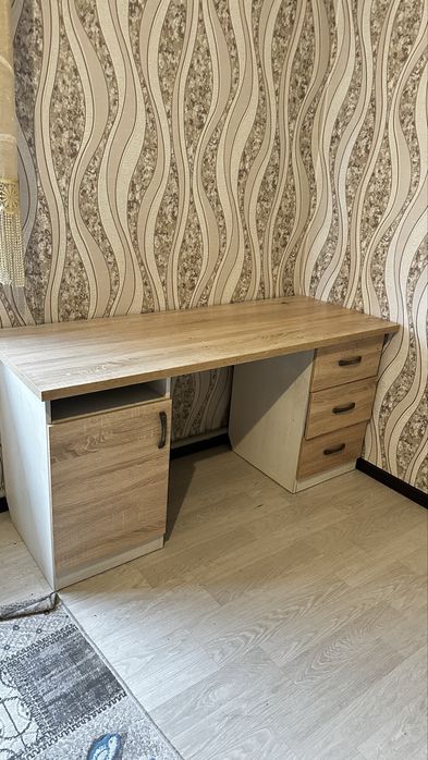 Стол письменный