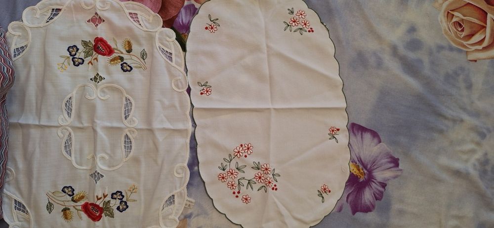 Красиви покривки,бродирани карета,други