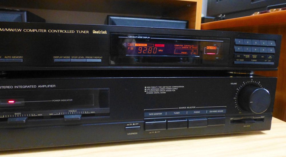 Amplificator si tuner JVC