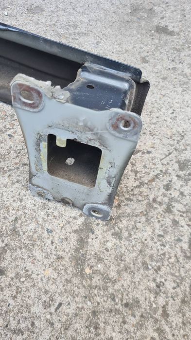 Задна греда (усилка) Шкода Октавия 2017