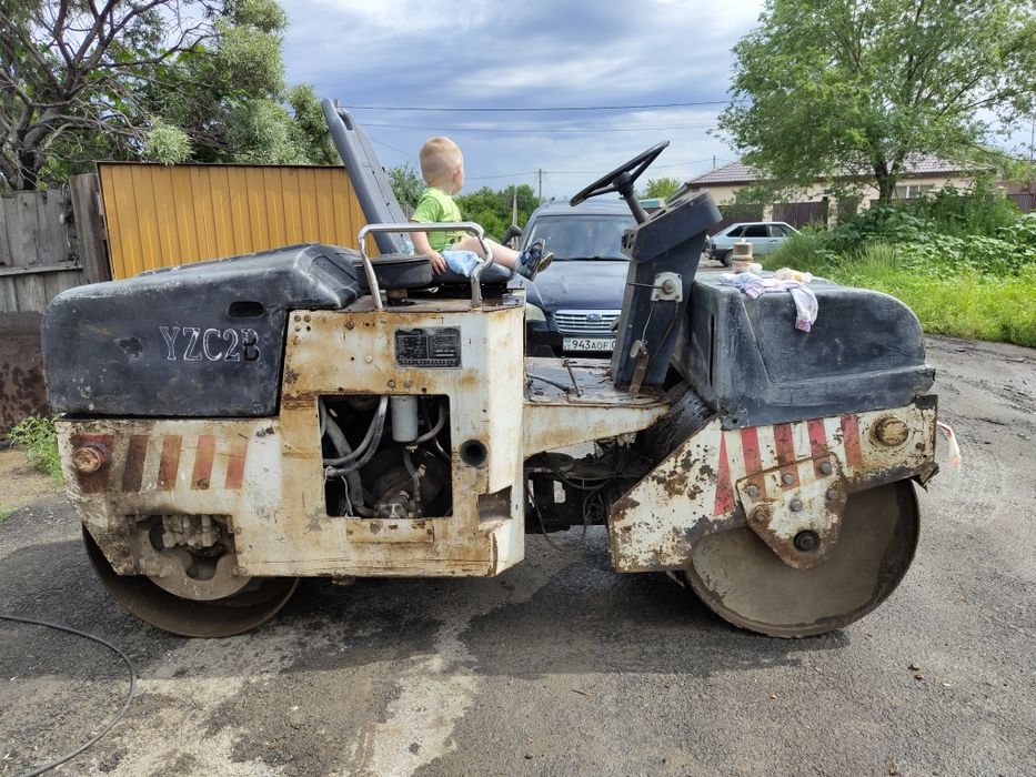 Каток дорожный продам