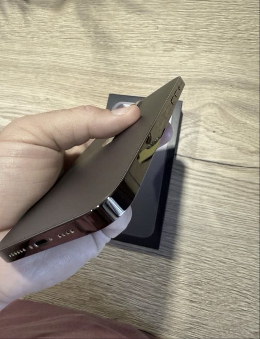 Vând iphone 13 pro max