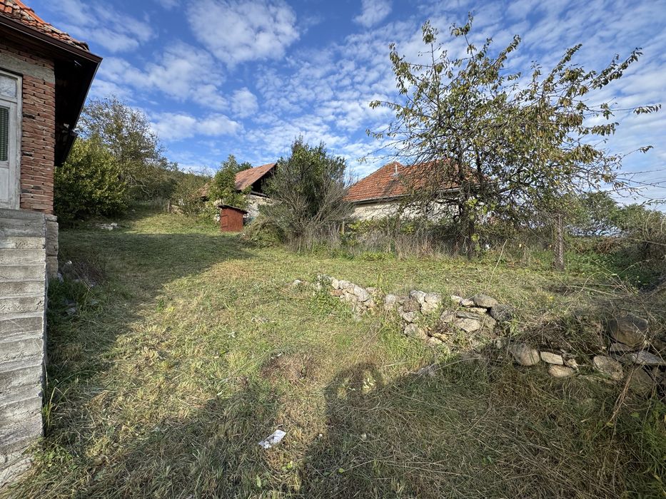 Casa 71 mp | Teren 2.033 mp | Deschidere 22 m | Aiud | Livezile