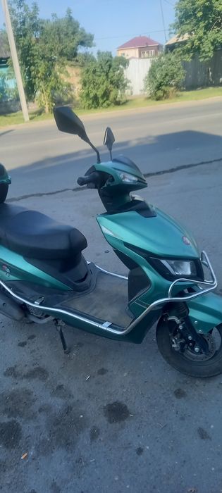 Продам скутор м8 x7