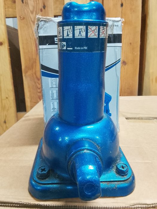 Продам гидравлический домкраты