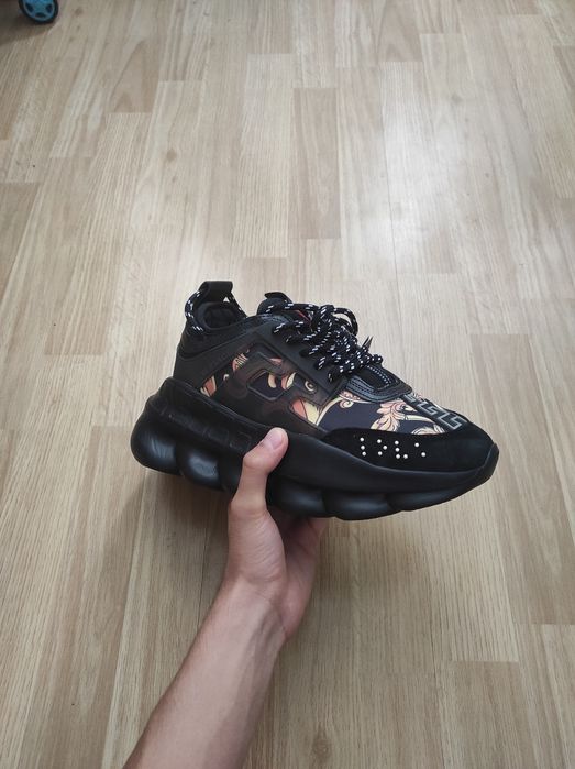 Versace chain reaction corona