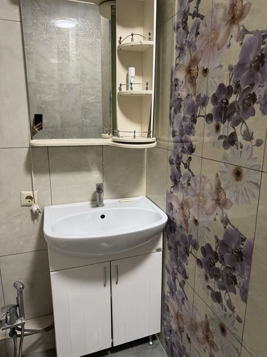 Раковина, зеркало