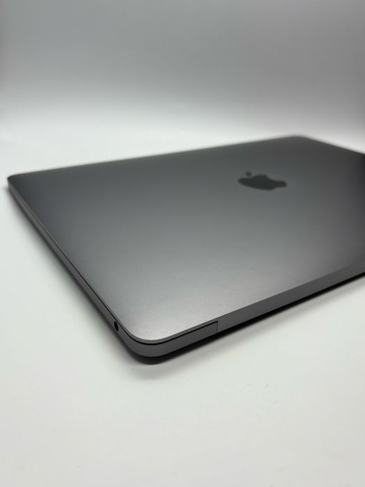 MacBook Pro 13" 2020 -  M1 (Model A2338) - Baterie 100% + Garantie