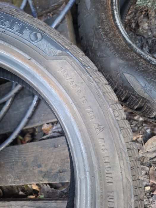 Vand 1 anvelopa 145 65 15 semperit de iarna