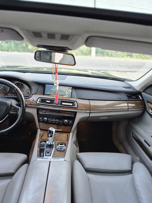 BMW 730d //Trapă 2 Butone 
3.0d 245cp o turbina