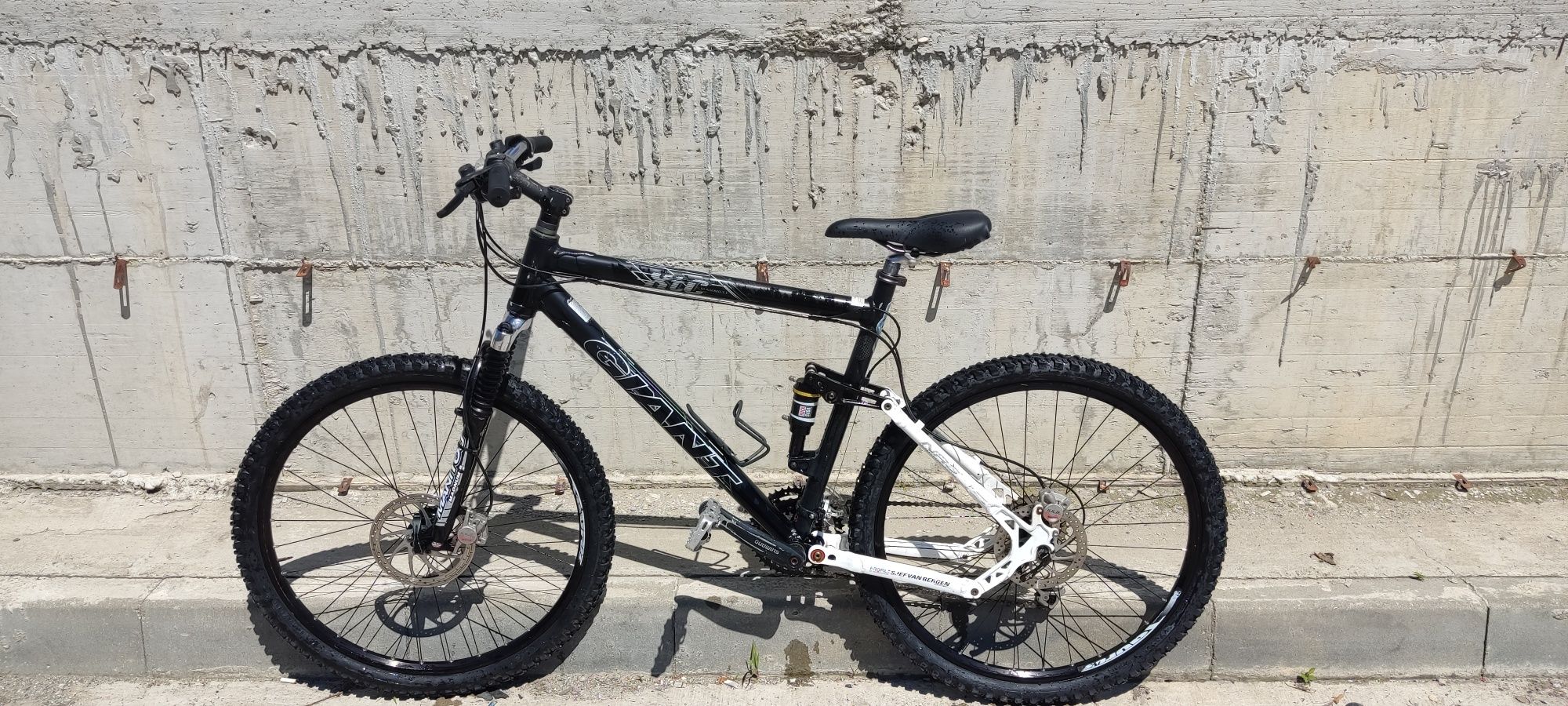 Bicicleta Giant Xtc Mamooth full susspension Vecerd OLX.ro