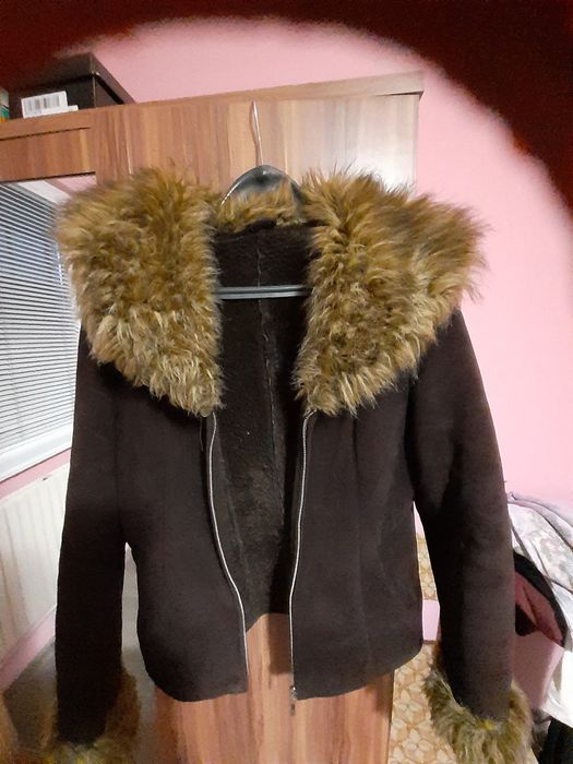 Късо дамско кожено Яке