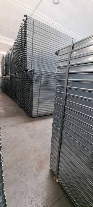 Podina metalica noua pentru schela