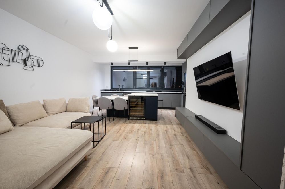 Apartament 3 camere / 2 băi complex Central Parc - mobilat complet