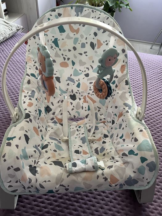 Шезлонг Fisher Price в много добро състояние.