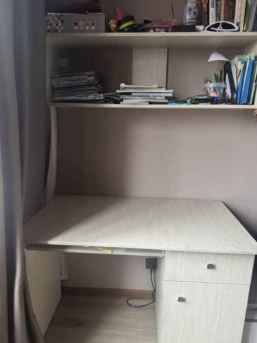Стол компьютерный с полкой