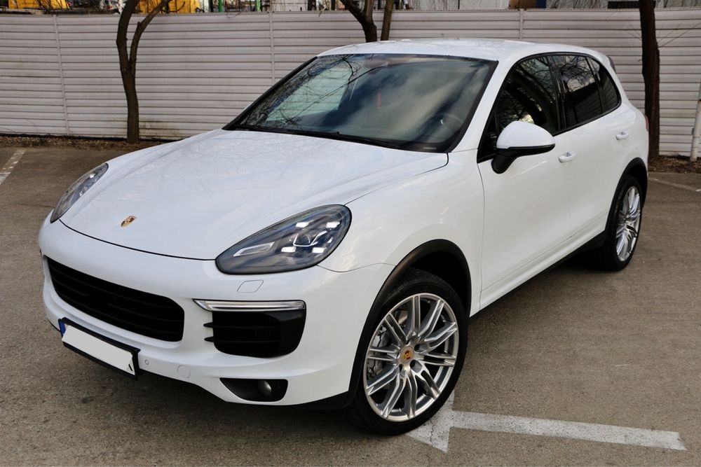 Porsche Cayenne S / 4.2 Diesel V8 / LED / Distronic