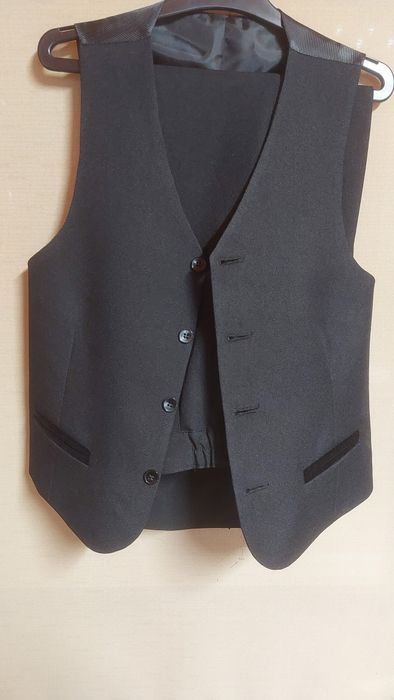 Costum  baiat cu vesta  marime M