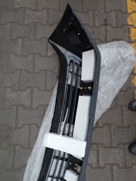 Мерс 124  передний бампер