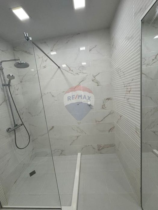 Продава се Тристаен апартамент в Варна, Левски - 90 кв.м за 2778 €/кв.м - Снимка #12