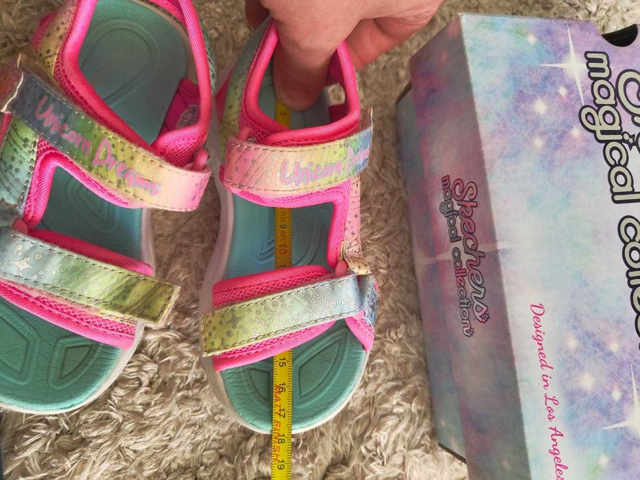 Vand sandale fete Skecchers nr 26 pret 70 lei