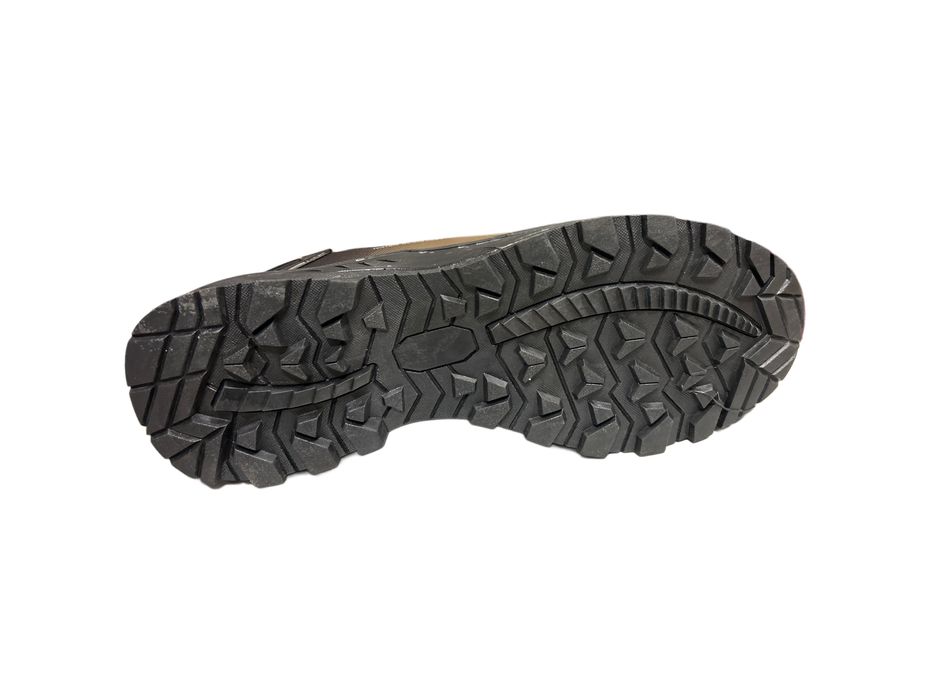 Мъжки спортни обувки с водоотблъскваща материя