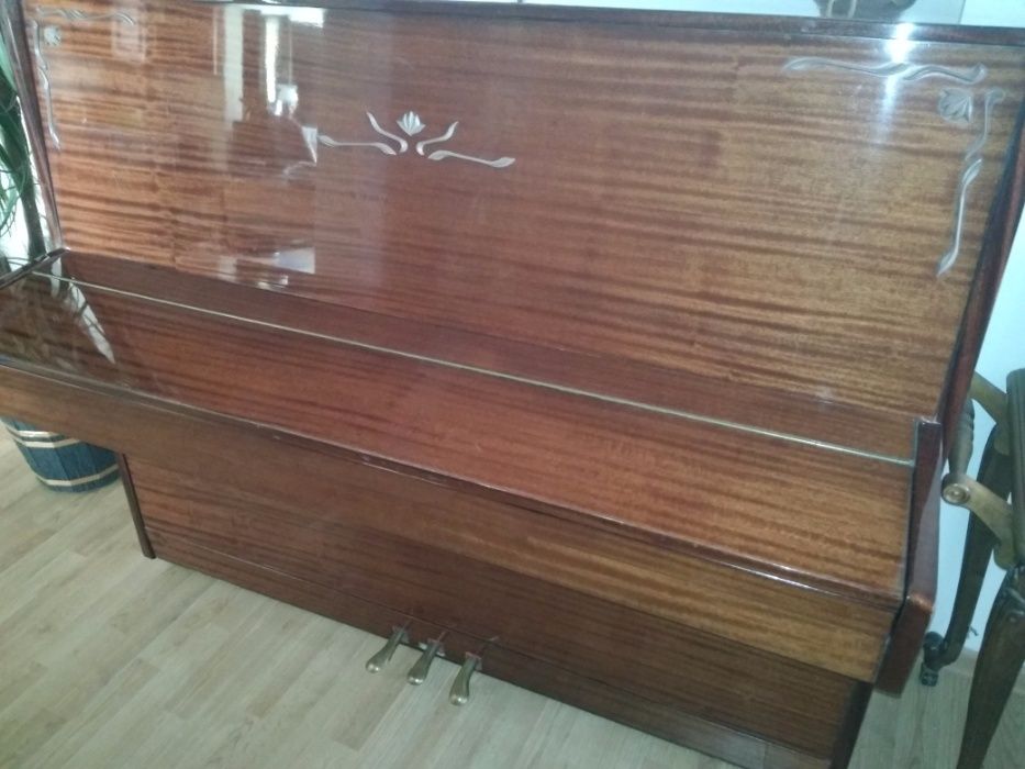Продается пианино