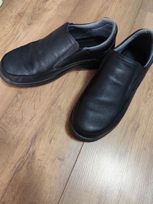 Продам туфли 42 размер