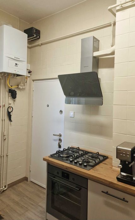 Inchiriez ultracentral apartament 2 camere si dining la parter de casa cu curte - loc de parcare inclus-  Bucuresti  zona Piata Muncii