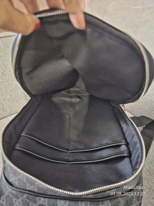 Vând ghiozdan Gucci