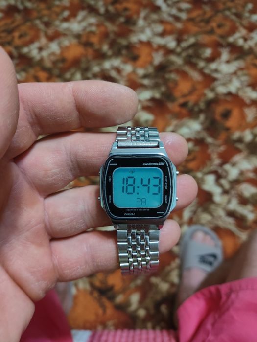 Продам часы Электроника(Камертон 65м)