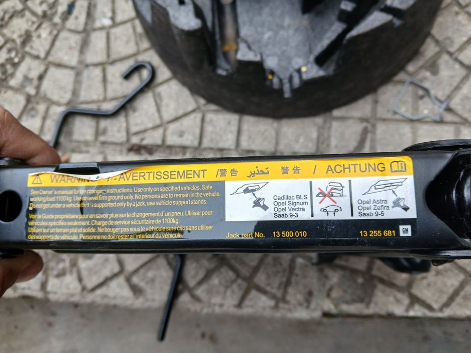 Оригинален комплект крик ключ кука за Opel astra.zafira.vectra.meriva.